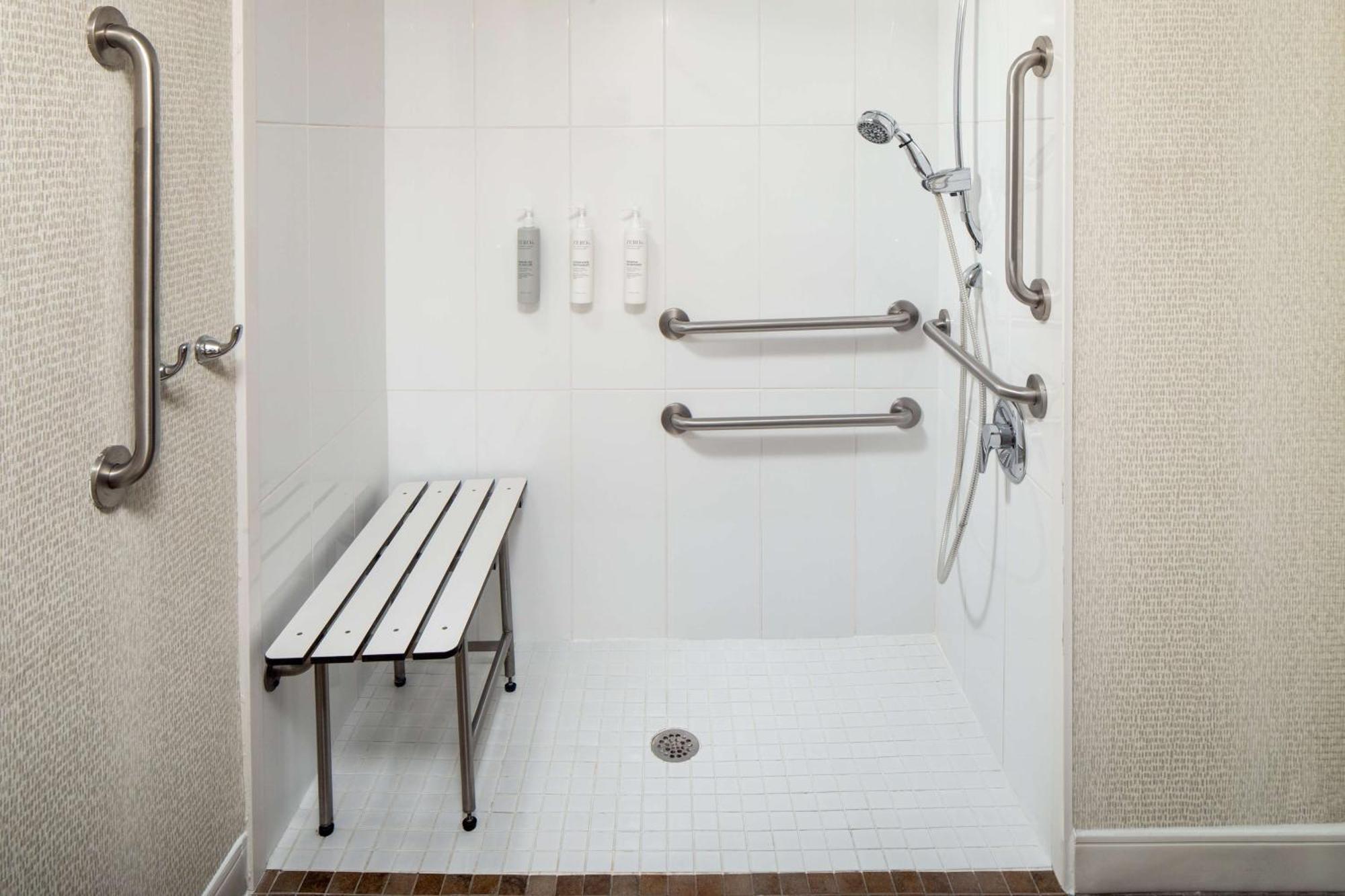 Hampton Atlanta-northlake Hotel 3*